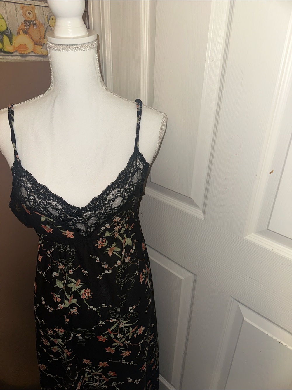 Black Floral Lace Trim Slip nighty lingere Women's Intimates size medium/large